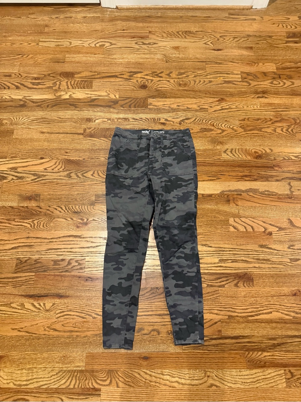 Mossimo Supply Co. Women's Skinny Camo Pants - Black & Gray